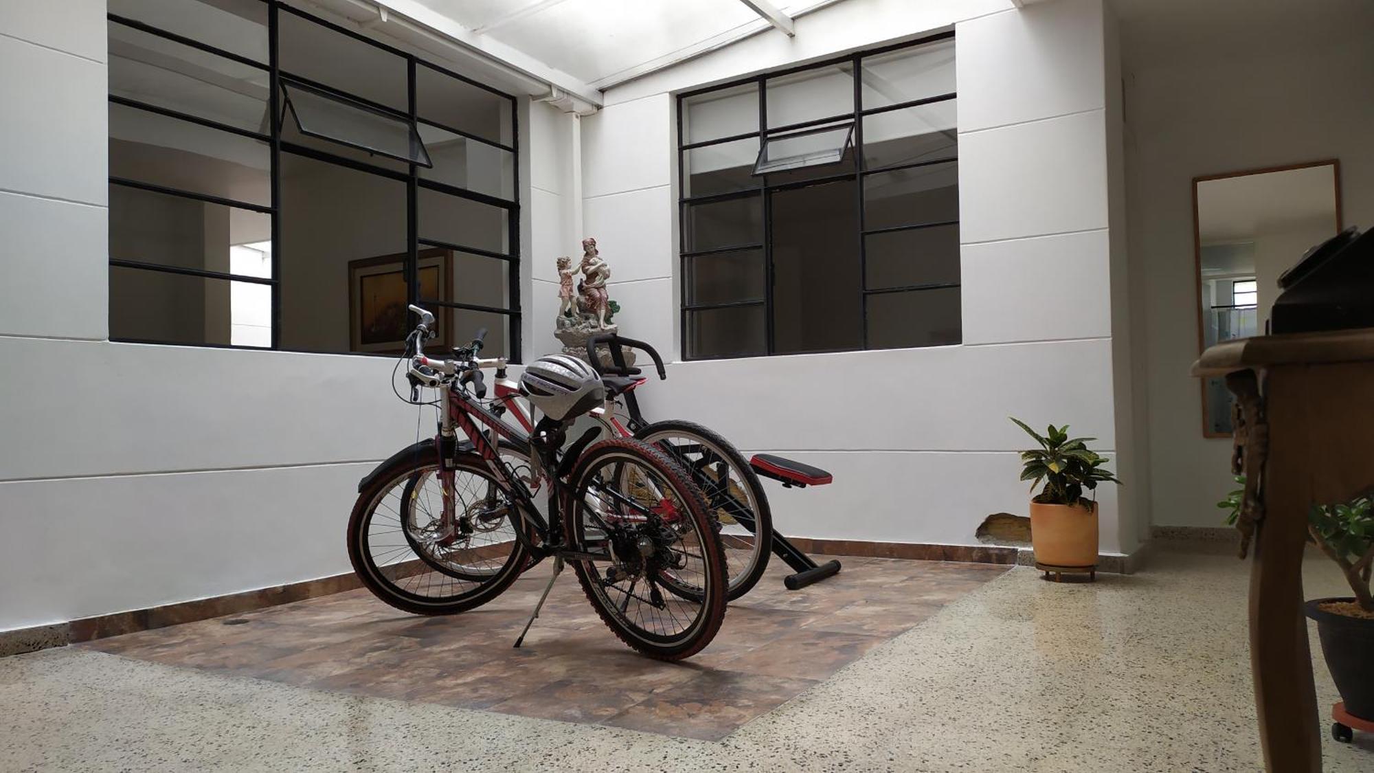 Casa En Laureles Ideal Familias